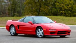 Honda започва да произвежда нови части за класическия Acura NSX