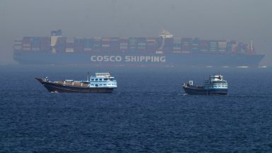 Турски кораб премина успешно през блокирания от Иран Ормузки проток