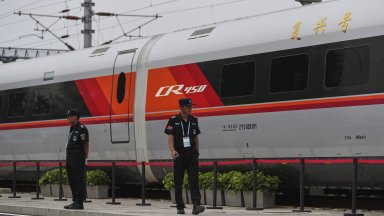 Влакове тръгват по директната жп връзка Пекин-Пхенян след 6-годишна пауза