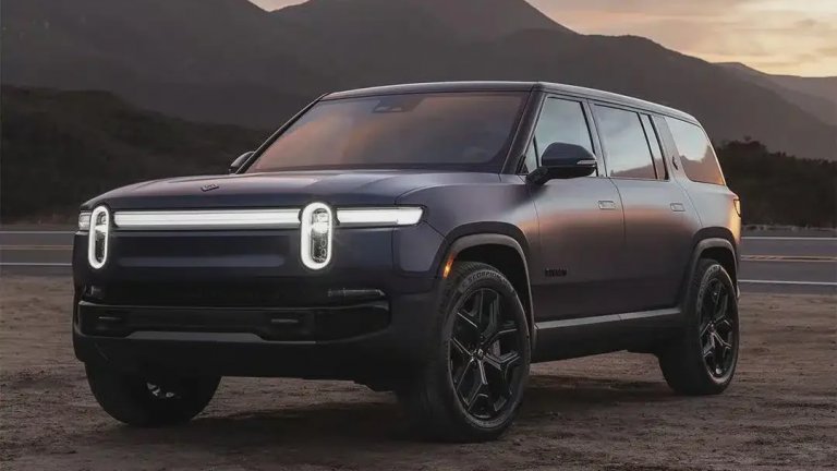 Rivian подготвя спиране на базовата версия R1 Dual Standard