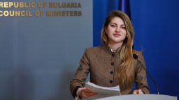 Кабинетът "Гюров" предлага на НС закон за лобизма, депутатите приеха и варианта на ГЕРБ 