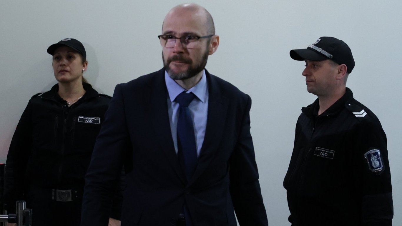 Правосъдният министър към прокурорската колегия на ВСС: Освободете дисциплинарно Сарафов