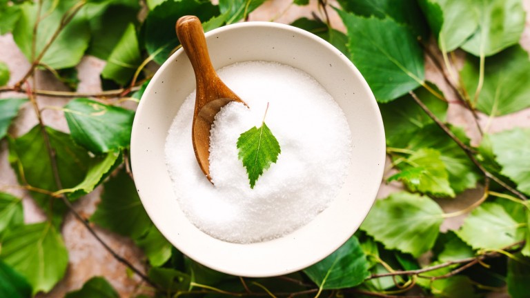 Какво представлява ксилитолът и как да го използваме като заместител на захарта