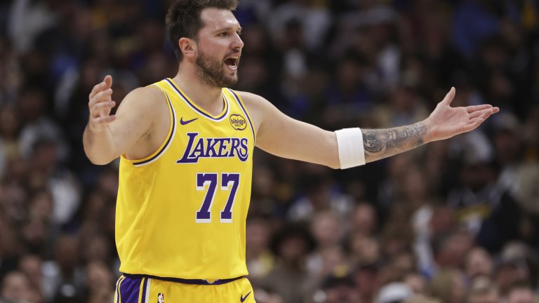 Дончич доминира на терена, но извън него се бори за дъщерите си