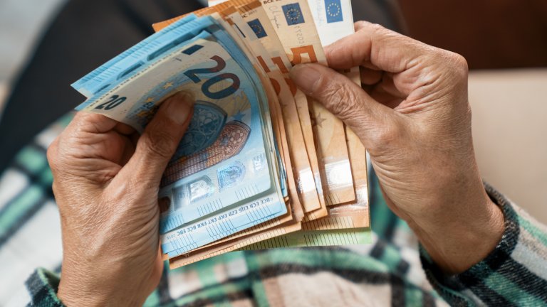 Великденските и коледните добавки - задължителни и не само за пенсионерите