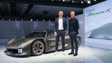Porsche обмисля нов хиперавтомобил над 911