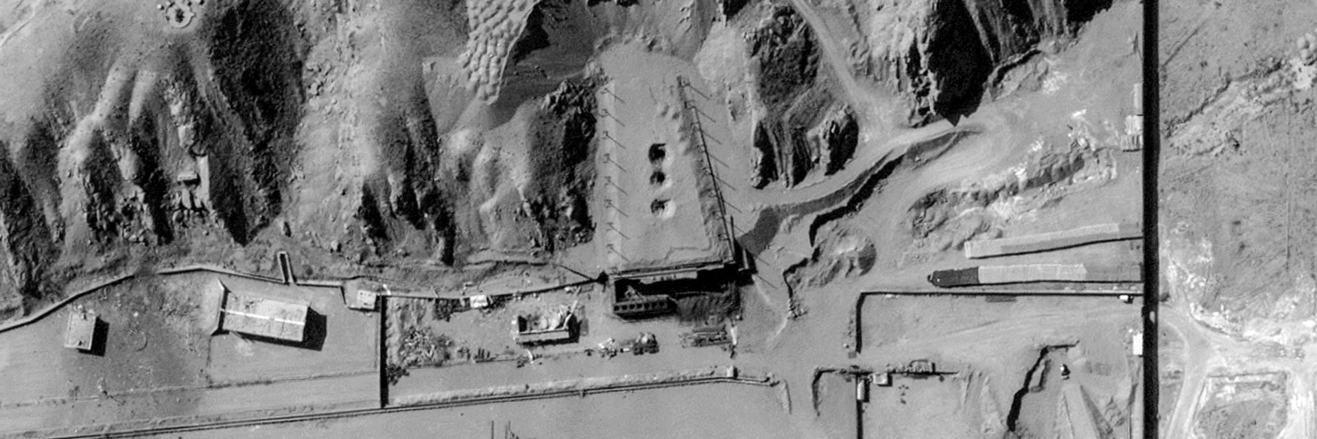 Израел удари с 14-тонна бомба иранския ядрен обект "Талеган" (видео)