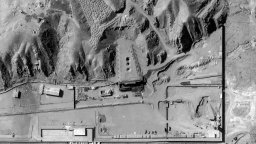 Израел удари с 14-тонна бомба иранския ядрен обект "Талеган" (видео)