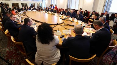 "Възраждане" отказа да подкрепи удължителния бюджет