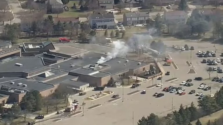 Нападение и стрелба срещу най-голямата синагога в САЩ (видео/снимки)