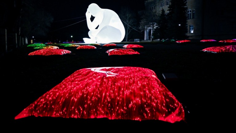 Sofia Lights - магическата реалност, която показва красотата на тишината