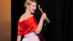 Ирландският град Киларни празнува наградата "Оскар" за актрисата Джеси Бъкли