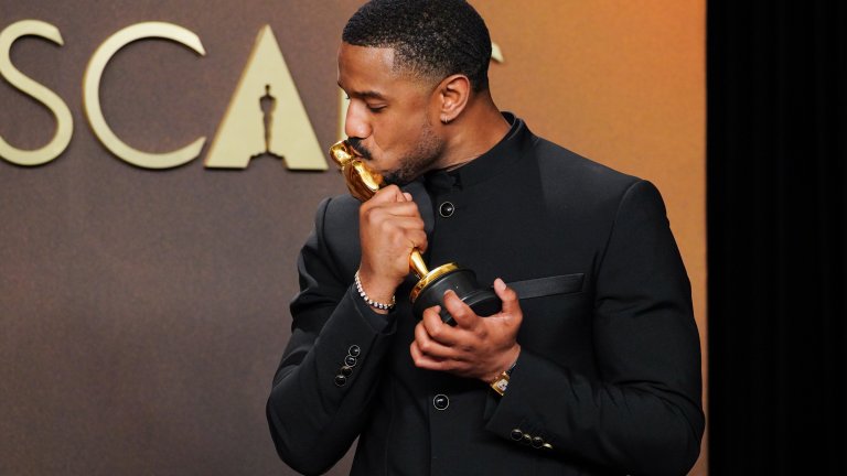 Майкъл Б. Джордан живее с родителите си и предпочита да отгледа куче преди да стане баща