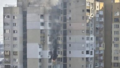 Евакуират жители на 10-етажен блок в столичния квартал "Дружба" заради пожар