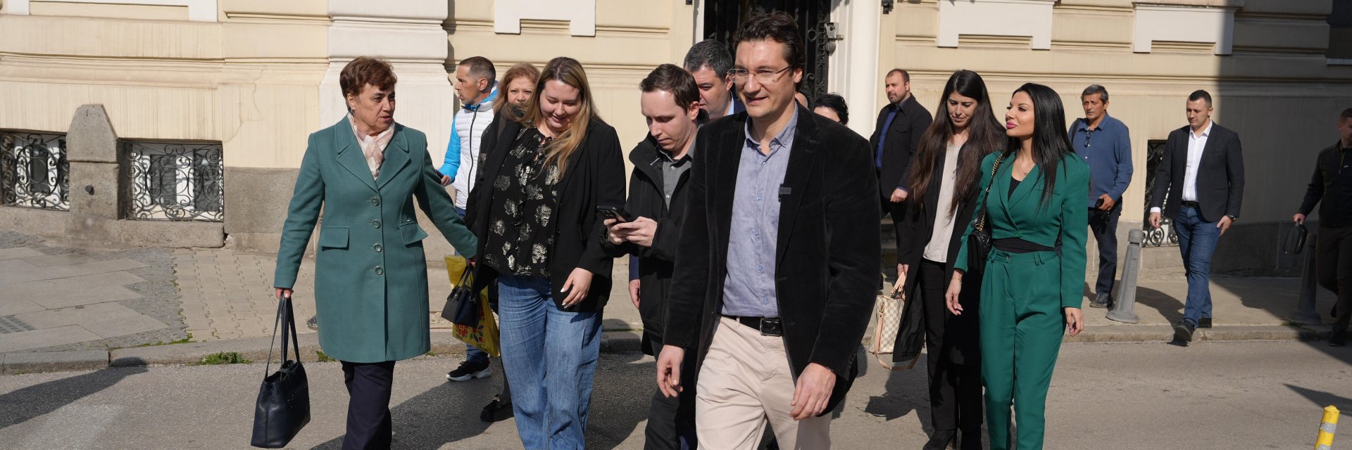 Крум Зарков регистрира листата на "БСП-Обединена левица" в 24 МИР-София (снимки)