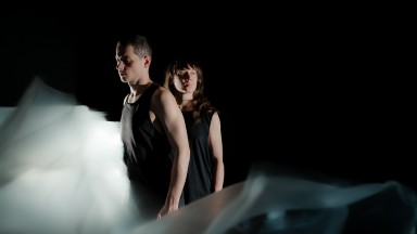 Спектакълът без думи OKO - да видиш човека отвъд видимото