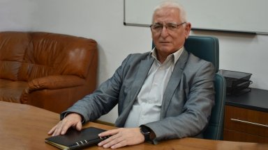 Трети шеф поема АПИ в разстояние на няколко седмици