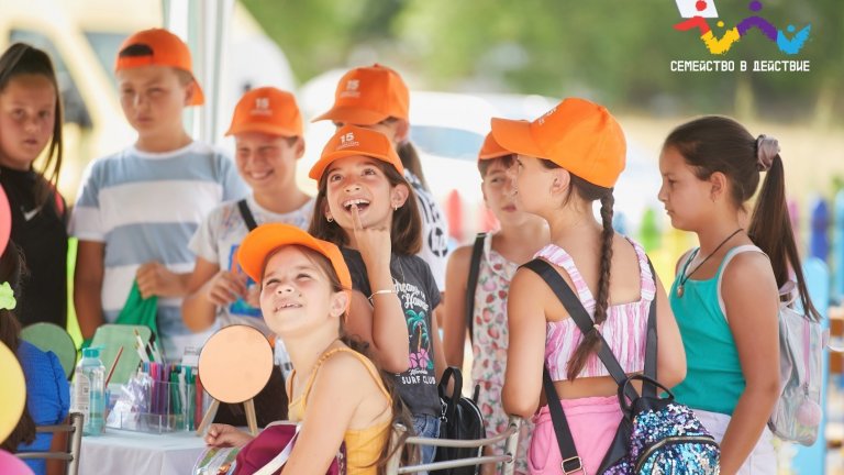 "Семейство в действие" стартира в Световния ден на социалната работа