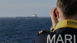 Руски танкер се носи неуправляемо в Средиземно море след атака с дронове