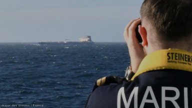 Руски танкер се носи неуправляемо в Средиземно море след атака с дронове