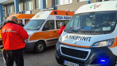 Шофьори на линейки в Бургас протестираха срещу глоби за превишена скорост