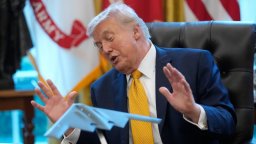 Тръмп заяви, че може да прави всичко, което си поиска с Куба