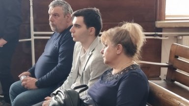 Осъдиха на 6 г. затвор младия шофьор, врязал се в заведение и убил трима души в Разград