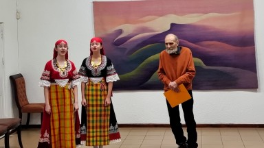 Родопска песен разказва истории в текстил