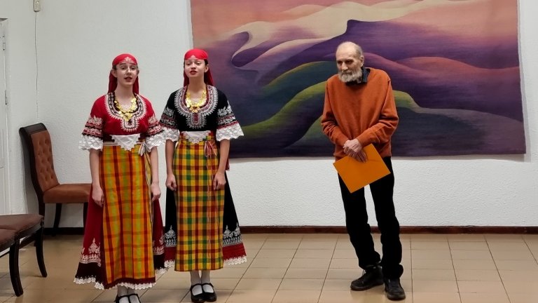 Родопска песен разказва истории в текстил