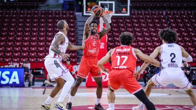 Евролигата се завърна в София с обрат, а Апоел победи Париж