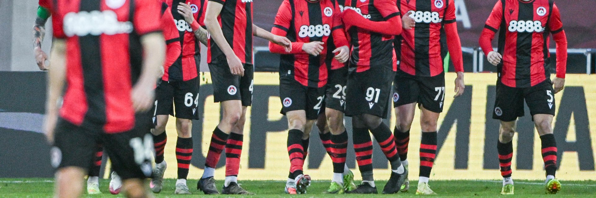 Локомотив (София) не се затрудни със Септември в мач с двама изгонени