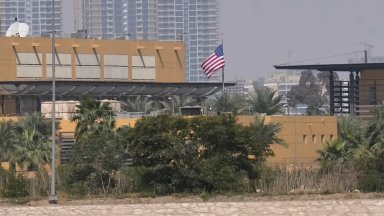 Силни експлозии в Багдад и атака срещу американското посолство (видео)