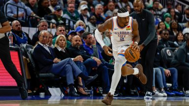 Поредна победа превърна шампиона в първия отбор със сигурно място в плейофите