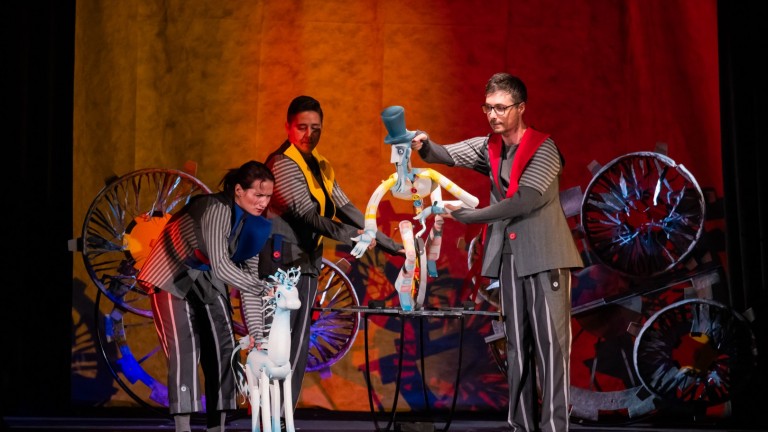 Български спектакъл тръгва към Ню Йорк