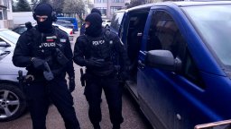 Столичната полиция спипа мъж с прякор Шмекера с наркотици в поршето