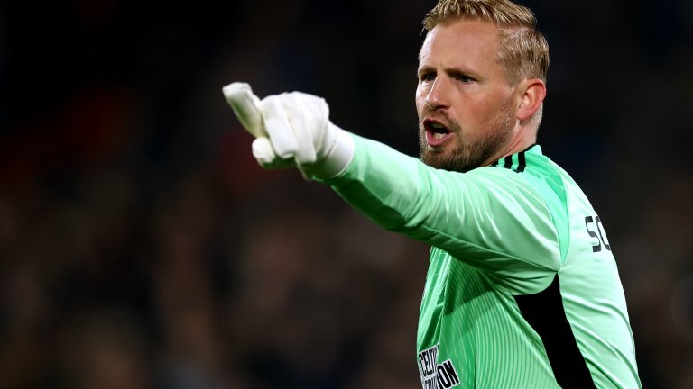 На 39 и с две предстоящи операции. Шмайхел вероятно приключва с футбола