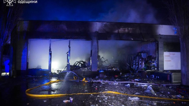 Русия и Украйна се атакуваха взаимно с дронове, Москва свали 138, в Одеса горят пожари 