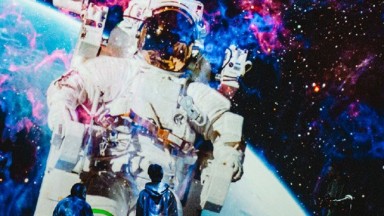 Ново имерсивно шоу с архивни кадри от първите космически мисии на българските космонавти в MINA Sofia 