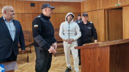 Оставиха в ареста обвиняем за опит за убийство на леля си