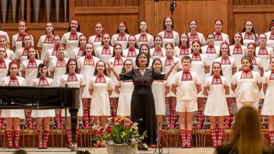 "Облечени в музика" – премиера на новия филм за Детския радиохор