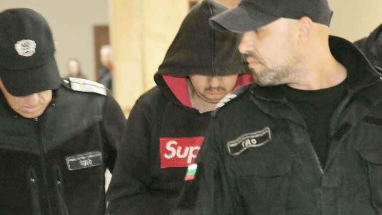 Убиецът на 11-годишната Никол, който намушка още една жена, поиска арест от страх