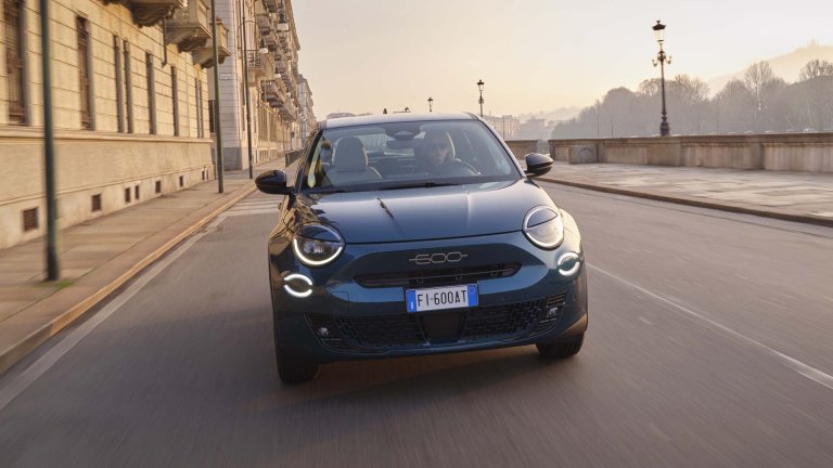 FIAT представя 600 с нов бензинов турбодвигател и ръчни скорости