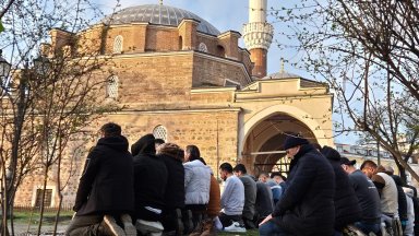 Политиците отправиха поздрави за Рамазан Байрам