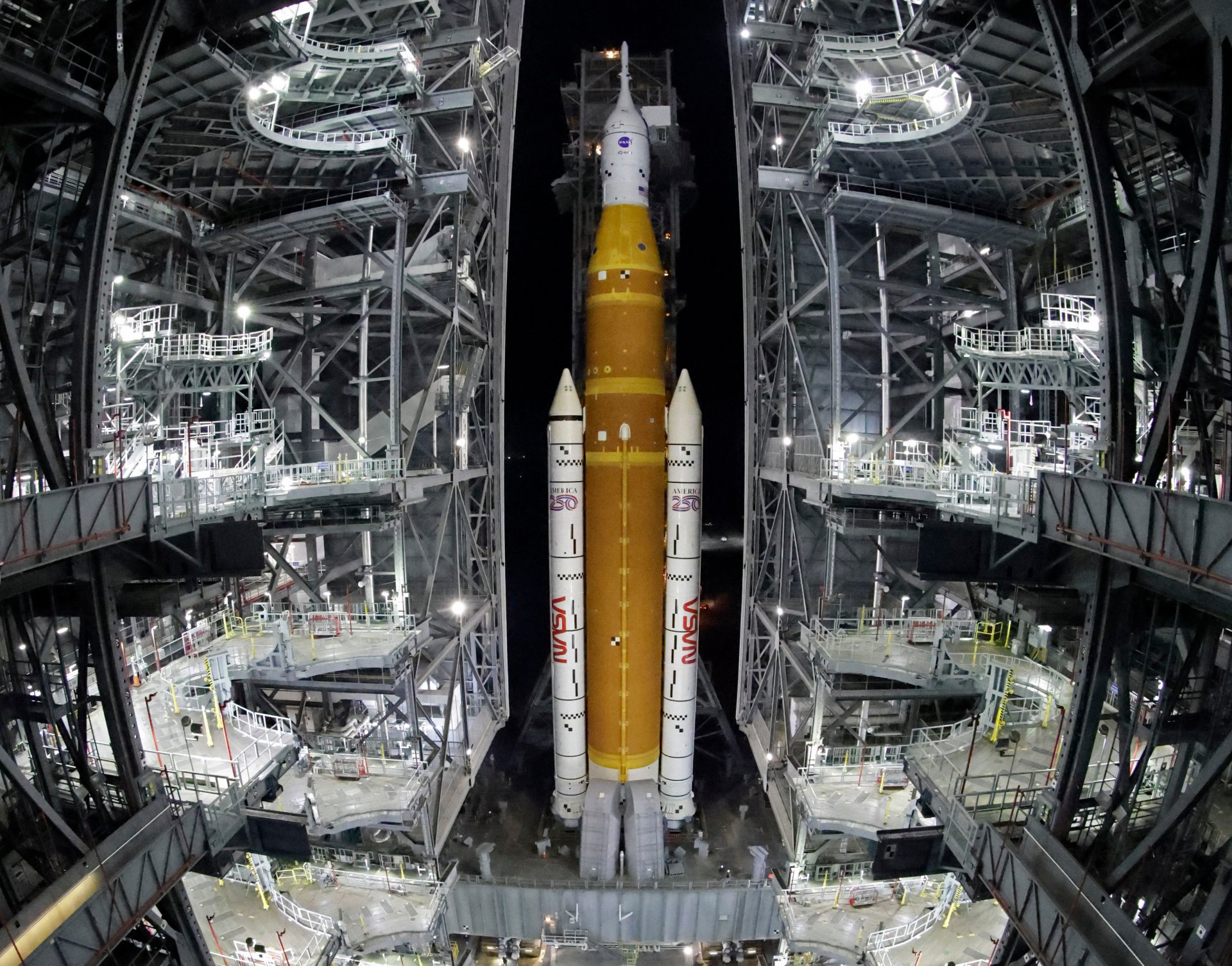 Ракетата SLS