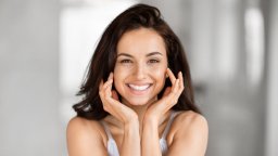 Астролог посочи жените от зодиака, които никога не биха си направили пластична операция