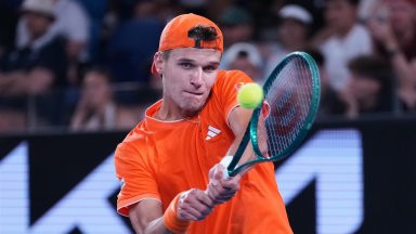 Шампионът загуби сет, но оцеля в Маями. Без проблеми за Зверев и Медведев