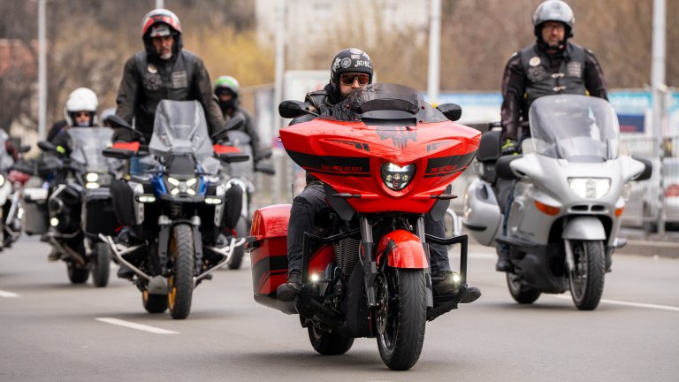 Водосвет, молитва и рев на мотори: Откриха мотосезона (снимки)