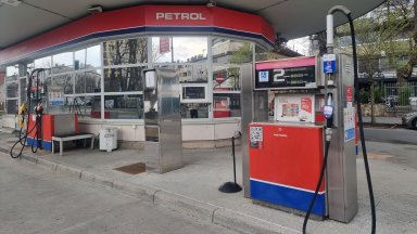 Словения стана първата в Европа, ограничила зареждането на гориво на бензиностанциите до 50 литра