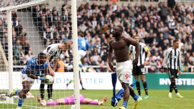 "Черните котки" отново болезнено одраскаха Нюкасъл в голямото дерби