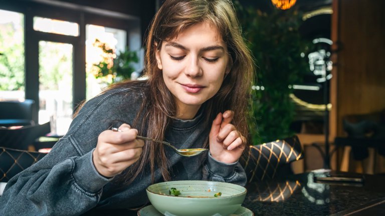 Лекар: Ако искате по-добро здраве на червата, този лесен трик ще ви помогне да избегнете лошото усвояване на храната